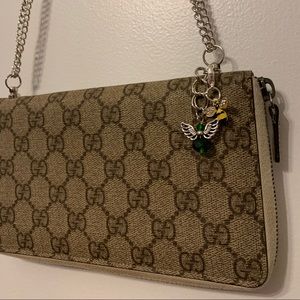 Authentic Gucci wallet zippy style